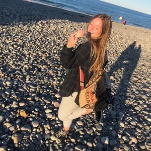 Meet your Posher, Kayla